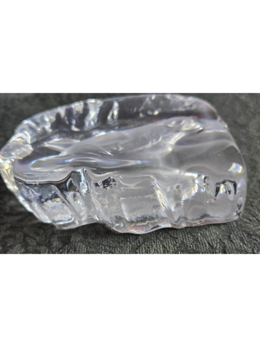 Heavy Crystal Glass Intaglio Horse Head Paperweight 4 inches Tall - Picture 5 of 9